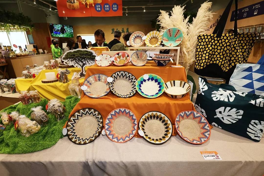 Eswatini women weave bowls and plates from sisal, crafting not just beautiful wares but also a path to financial independence.