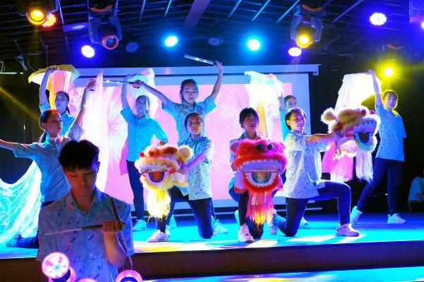 在台灣文化之夜與夜市快閃演出。（賀宸葳攝）