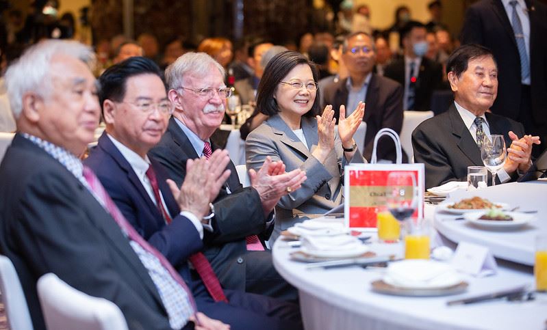 蔡英文總統昨(1)日晚間出席「台灣人公共事務會(FAPA)40週年慶祝晚會」