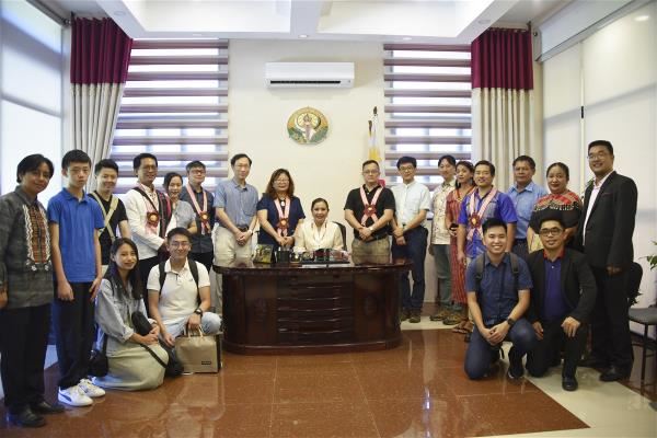 政治大學在菲律賓伊富高大學 Lamut 校區設置「台菲海外科研中心菲律賓辦公室」。（官大偉提供）