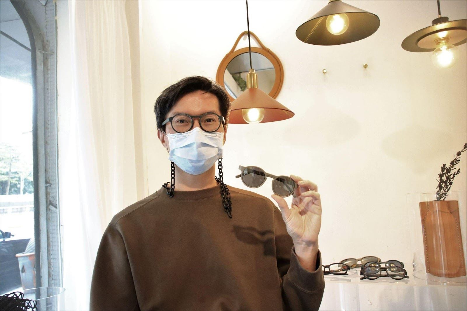 Hibāng 友漁循環眼鏡」的創辦人歐世勛Ocean。 攝影/謝婷伊