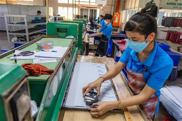 早期赴越台商多以製造業為多，勞力密集，員工人數龐大。