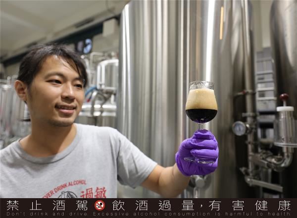 除了市場普遍喜愛的酒款,酉鬼啤酒也不斷推出其他少見、創新的實驗性啤酒,希望讓更多人看見精釀啤酒饒富趣味的一面。