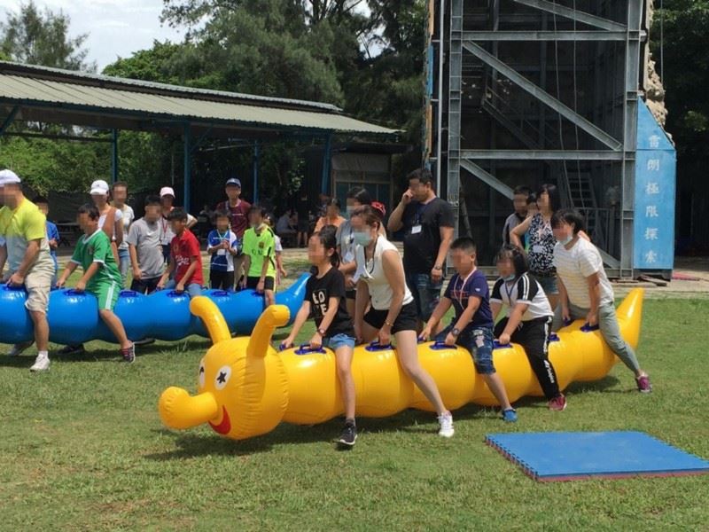 親子活動，增加孩童與家長的互動。 圖片提供：東區跨國婚姻家庭服務中心
