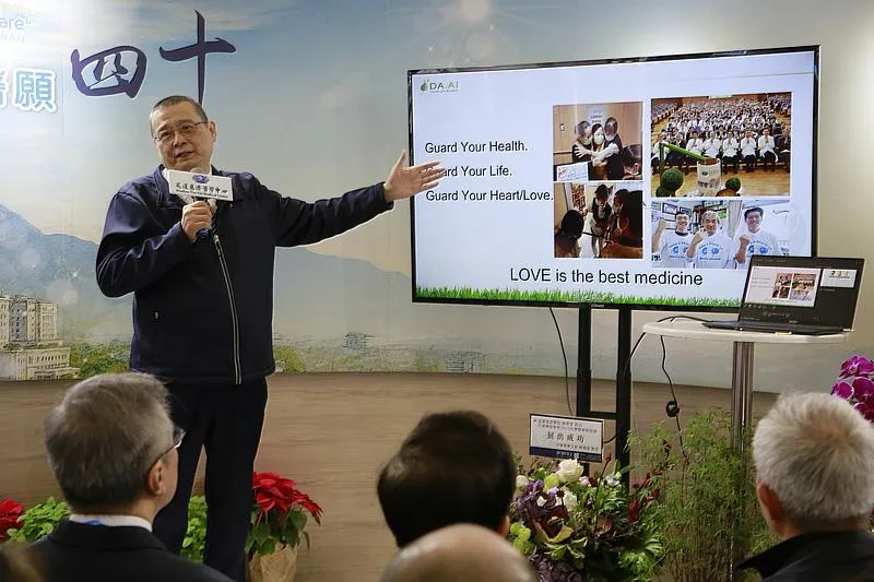 大愛感恩科技公司總經理李鼎銘也以「救治生命，也可守護地球：醫療廢棄物的永續新生命」為題分享。讓更多人認識大愛感恩科技如何改變塑膠廢棄物，發揮再生資源的良能。