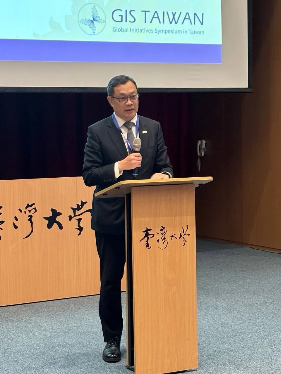 外交部政務次長陳明祺出席臺大「全球集思論壇」閉幕式並擔任講者。