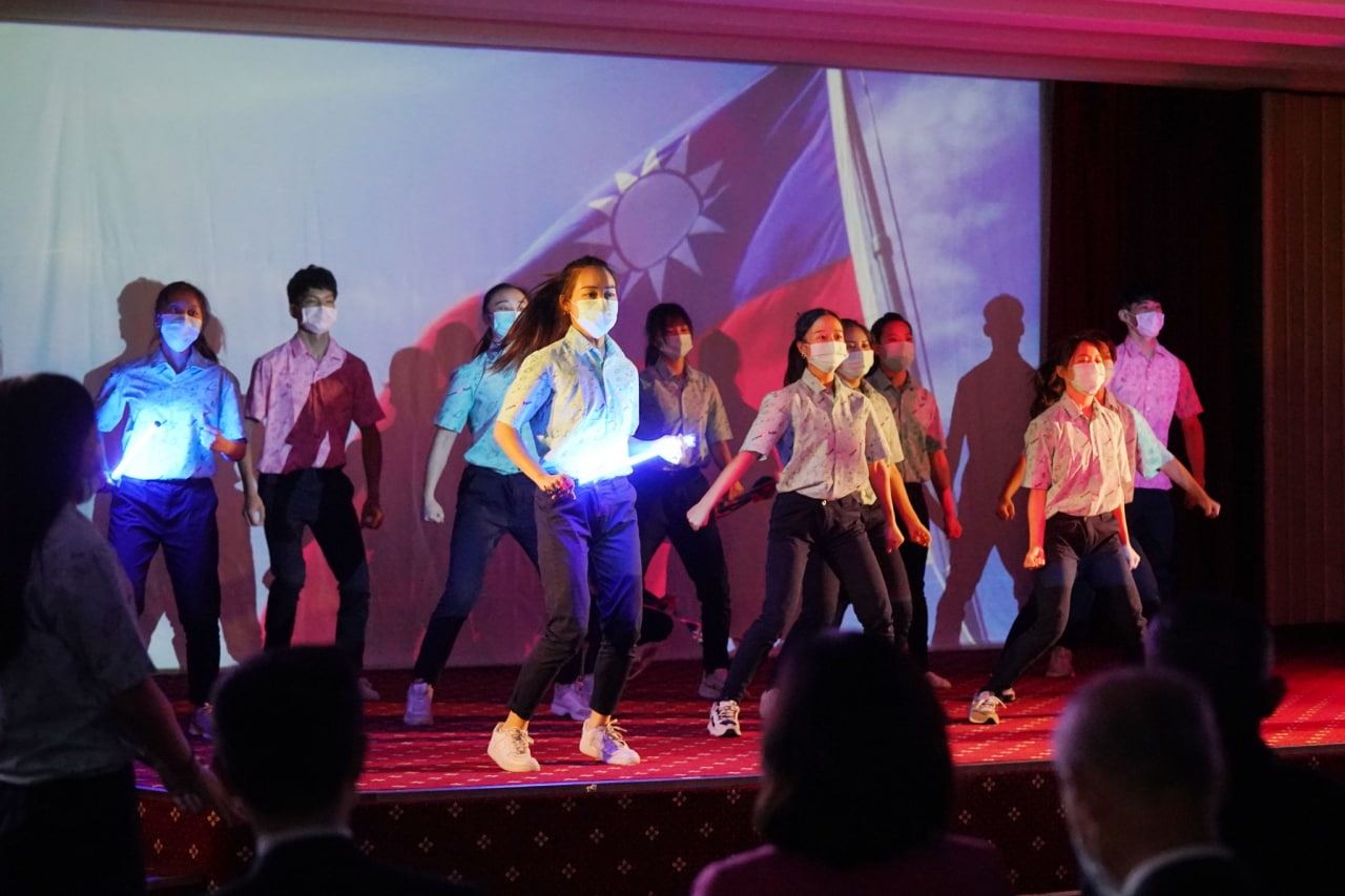 國際青年大使才藝表演展現熱情活力。