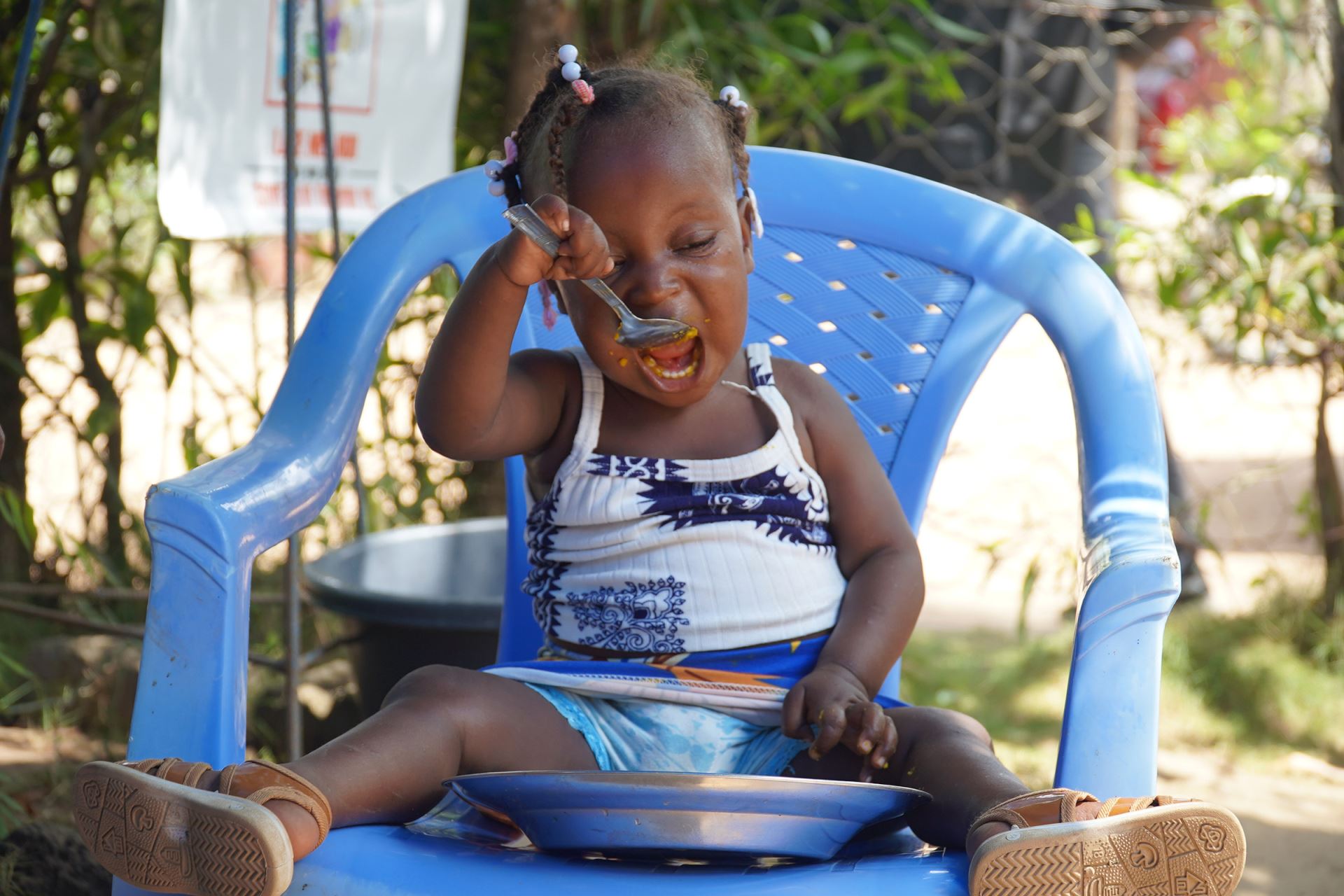 世界展望會發放衛生包及營養補充，更關心受暴力衝突與多重危機影響的兒童和婦女安全。
