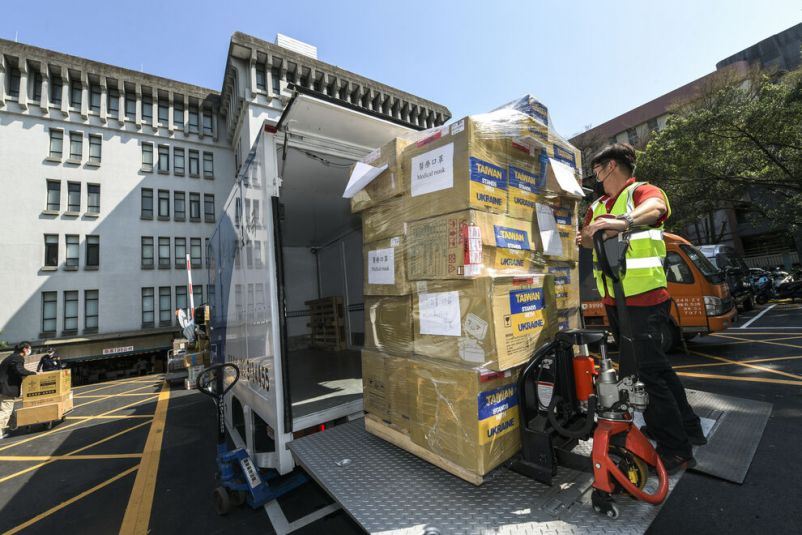 外交部NGO雙語網站 - Last batch of donations for Ukraine delivered May 27