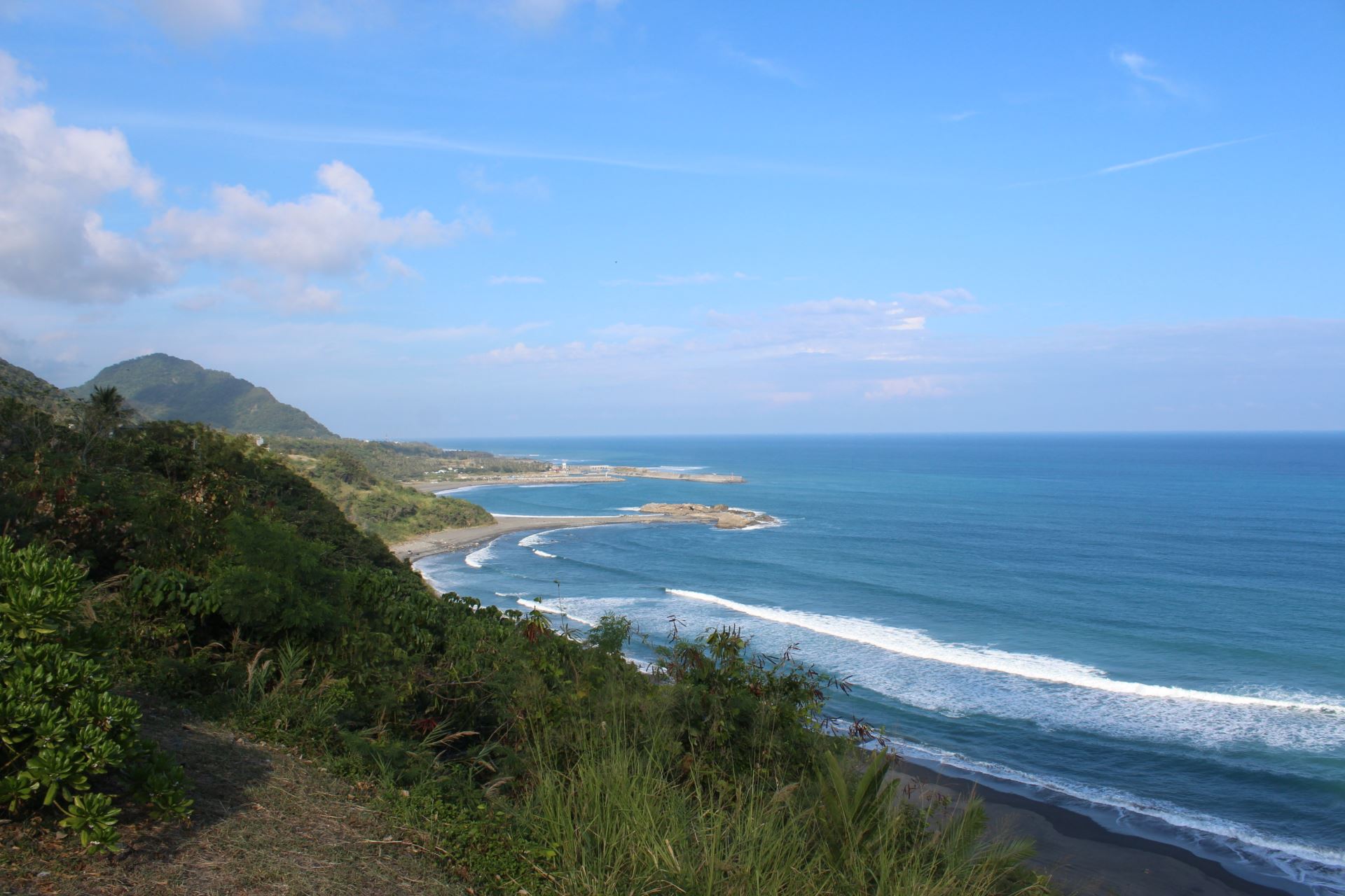 沿著海岸蜿蜒前行的縱谷海岸步道，深具和世界各國步道結盟的可能性。未上市之前，已有幾個國外長步道來打聽成為友誼步道。攝影：廖靜蕙