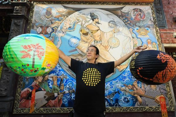 Jiang Wenzheng has played an important role in developing the Phoo Tse Lantern Festival.