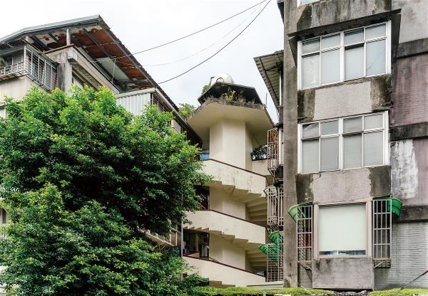 The spiral staircases of the Nanjichang apartment complex were cutting-edge architectural features when they were built.