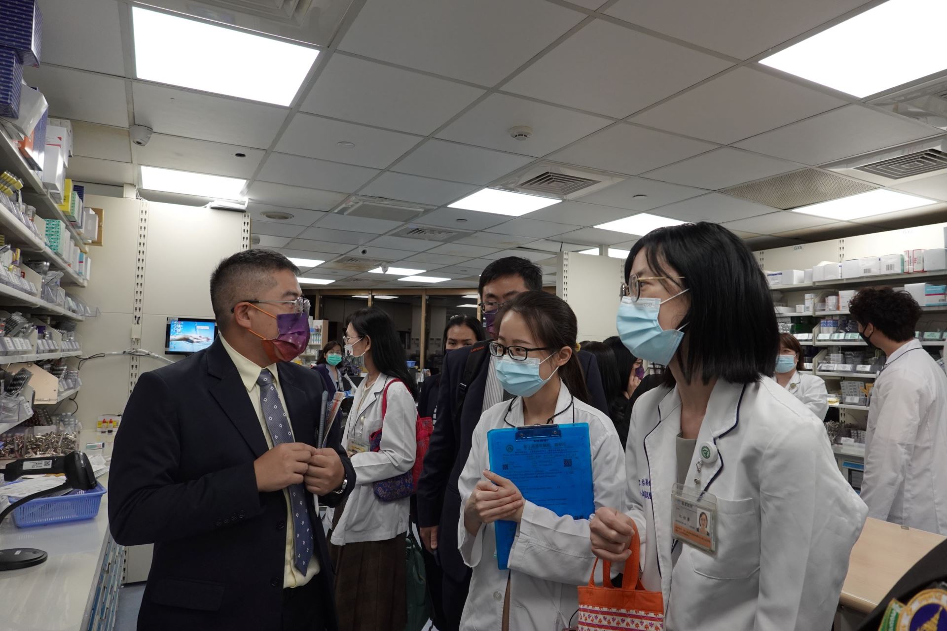 泰國Rama醫院參訪彰基總院藥局以了解智慧給藥系統