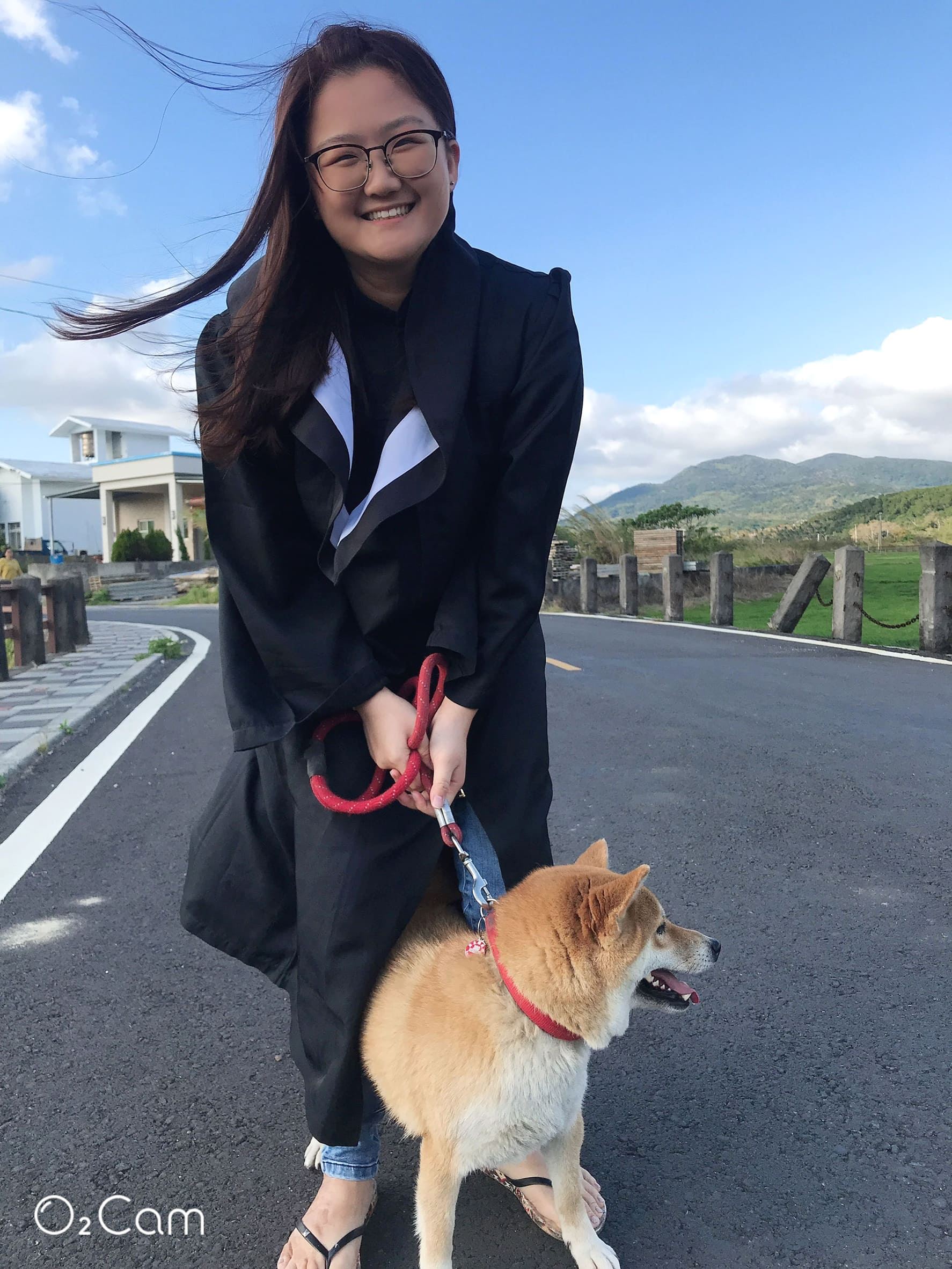 台灣世界展望會每年透過「助學行動」提供的助學金，幫助近4萬5千名清寒學童無須憂慮家庭經濟，安心順利上學(台灣世界展望會提供)