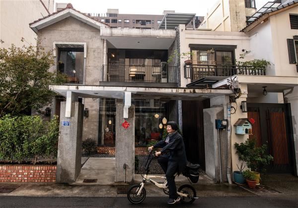 藝術家江心靜最喜歡的藝文私房路線,包括曾是美軍宿舍、後來紛紛變身成個性小店的小洋樓群。
