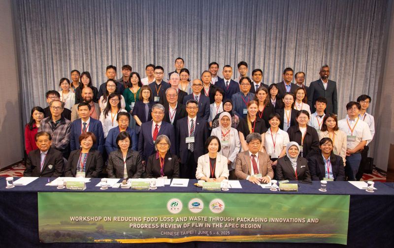 Participants from 16 Asia-Pacific Economic Cooperation member economies gather in central Taiwan’s Taichung City for an APEC workshop on reducing food loss and waste June 5-6. (Courtesy of Ministry of Agriculture)