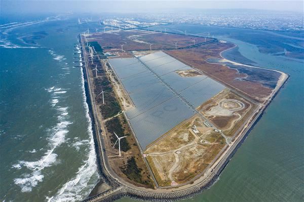 台灣的團隊致力研究太陽能板完全回收,為廢太陽能板的問題帶來解方,實踐永續綠能的目標。