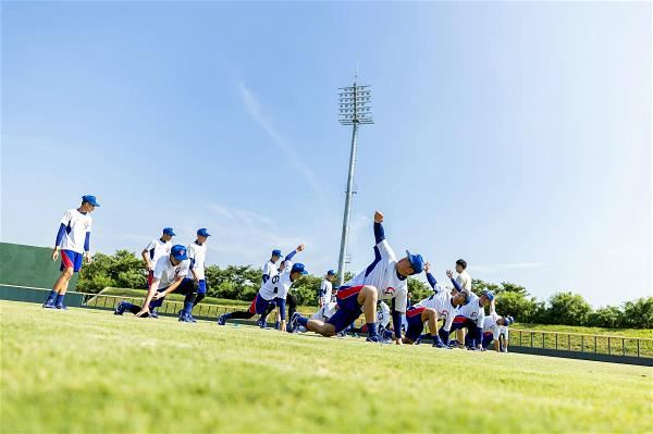 2026年亞洲U-18青棒錦標賽中華代表隊展開培訓，球員在球場上全力訓練、備戰國際賽事。（中華棒協提供）