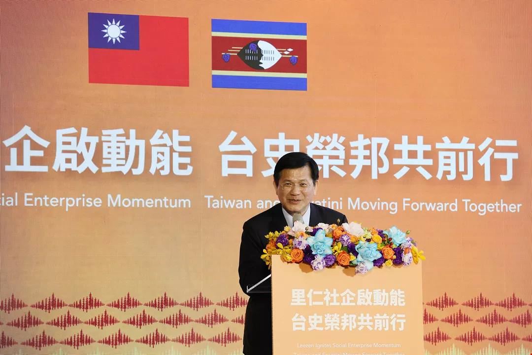 Foreign Minister Lin Chia-lung states that the Diplomatic Allies Prosperity Project utilizes eight flagship initiatives to drive domestic and international market circulation. By expanding into global markets, the project propels Taiwan’s “Integrated Diplomacy” onto the world stage, helping transform the nation into an economic powerhouse.