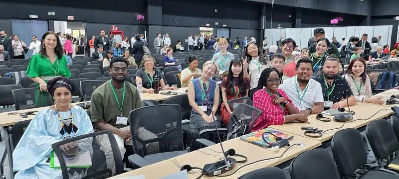 來自台灣的「小米方舟計畫」團隊於巴拿馬參加聯合國《生物多樣性公約》（CBD）第8(j)條及其他與原住民族與地方社群相關規定附屬機構第一次會議於會場合影。（照片由「小米方舟」提供）