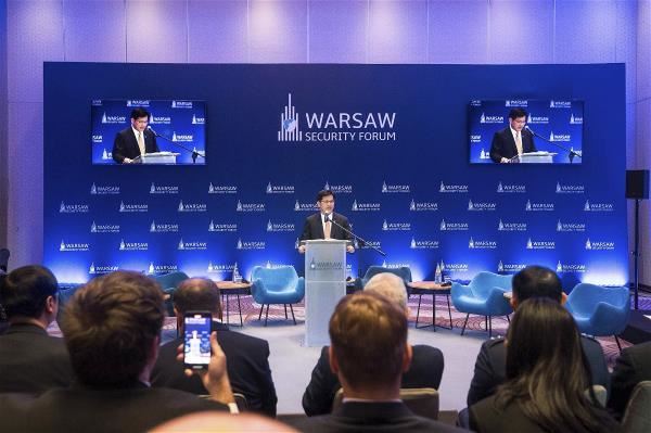 Lin Chia-lung speaks at the Warsaw Security Forum 2025. (courtesy of MOFA)