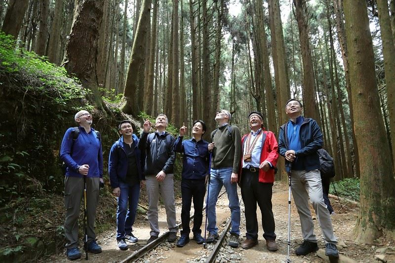 Vice President Ching-Te William Lai visits Tfuya Ancient Trail and Tapang in Alishan for a learning walk on April 24