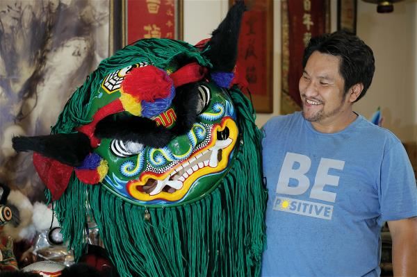 A Uniquely Taiwanese Treasure:Longfeng Lion Ensemble Master Wu Teng-hsing