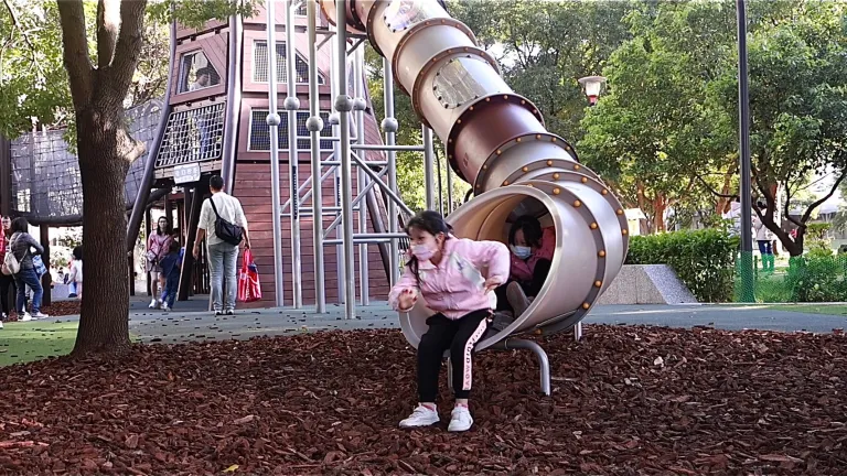 特公盟採納孩子們的意見作為設計方向，打造真正符合孩童需求的特色公園。攝影／梁展綾