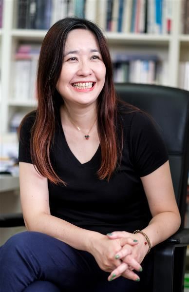 Liao Chih-yun believes the public’s increasingly diverse reading tastes are the inevitable result of the media revolution and information explosion. That’s why Kiwi wants to convince us that “there’s no wrong way to read.”