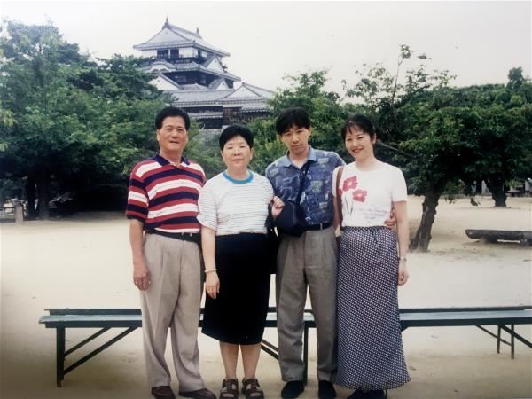 水沼仁志帶著岳父岳母同遊姬路城。（水沼仁志提供）