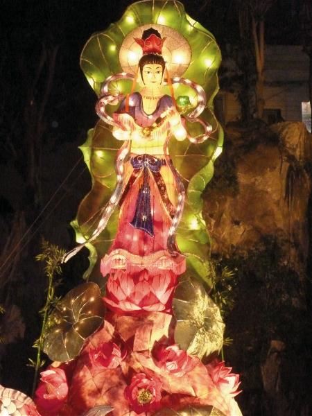 Wu Teng-hsing made this lantern in the likeness of the bodhisattva Guanyin as the centerpiece for the Chinese New Year festivities at Taipei’s Longshan Temple. (courtesy of Wu Teng-hsing)