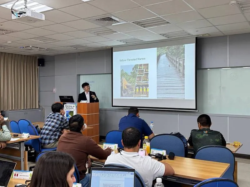 林業及自然保育署宜蘭分署講師介紹東部林業觀光資源與規劃