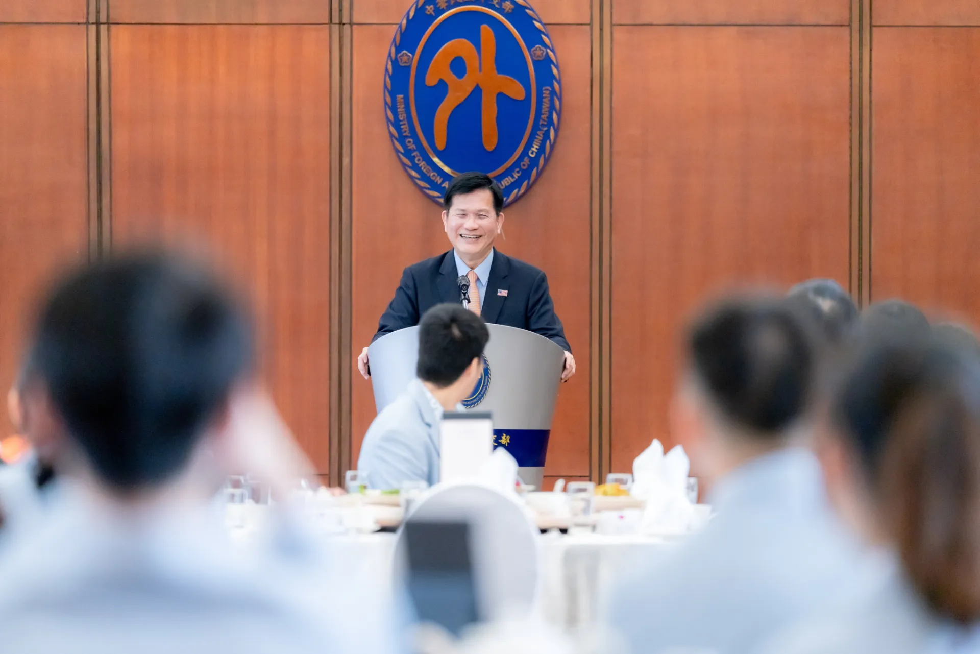 外交部長林佳龍主持國際青年大使午宴。