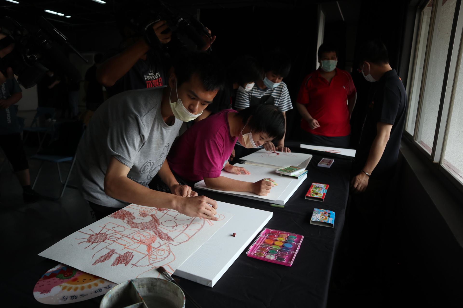 現場備有體驗區，邀請民眾看完展後繪下心得