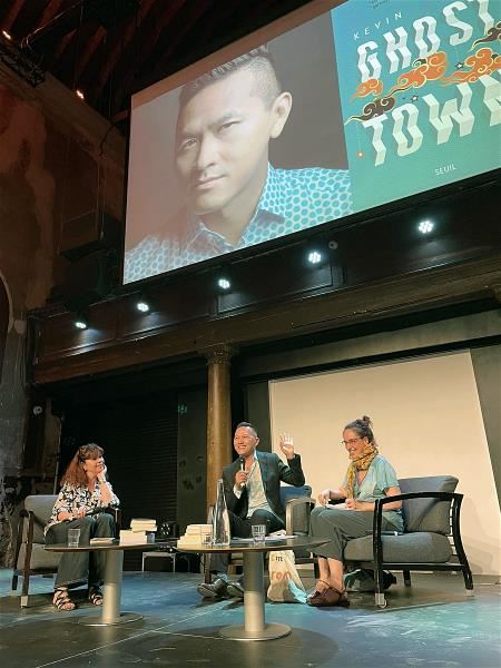 陳思宏沒想過《鬼地方》會帶他到這麼多地方去,圖為陳思宏在德州圖書節,以及在日本、法國與讀者互動的場景。 (陳思宏提供)