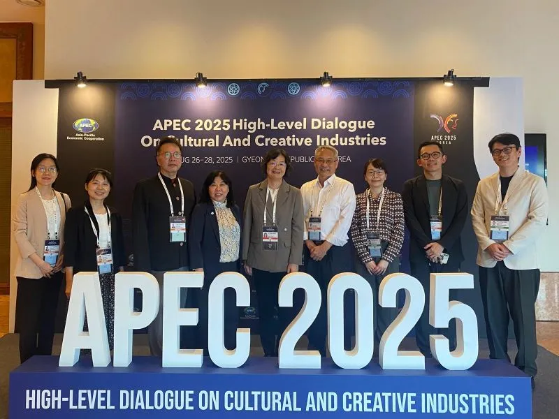 Hsu Yi-chun (center), vice minister of culture, and delegates attend the 2025 APEC HLD-CCI Aug. 27 in Gyeongju, South Korea. (Courtesy of Ministry of Culture)