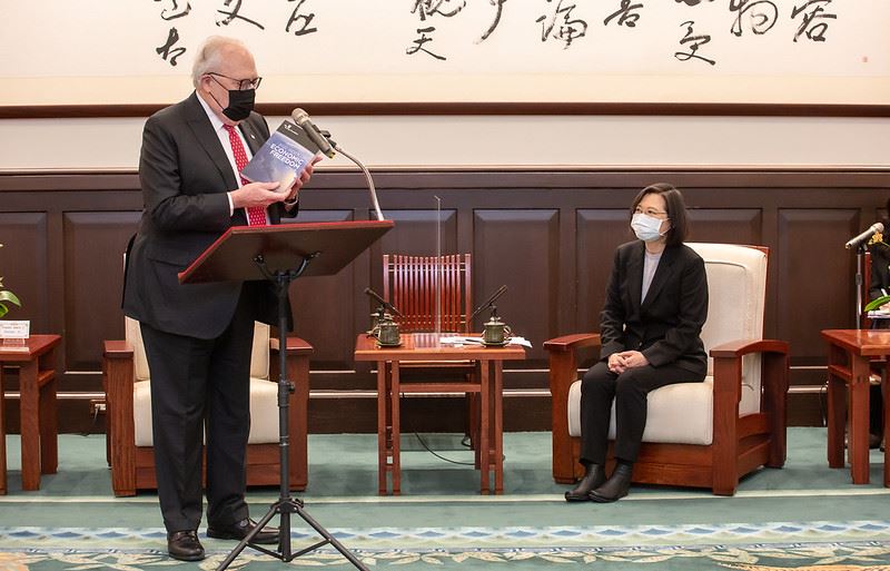 美國智庫「傳統基金會」創辦人佛訥博士致詞