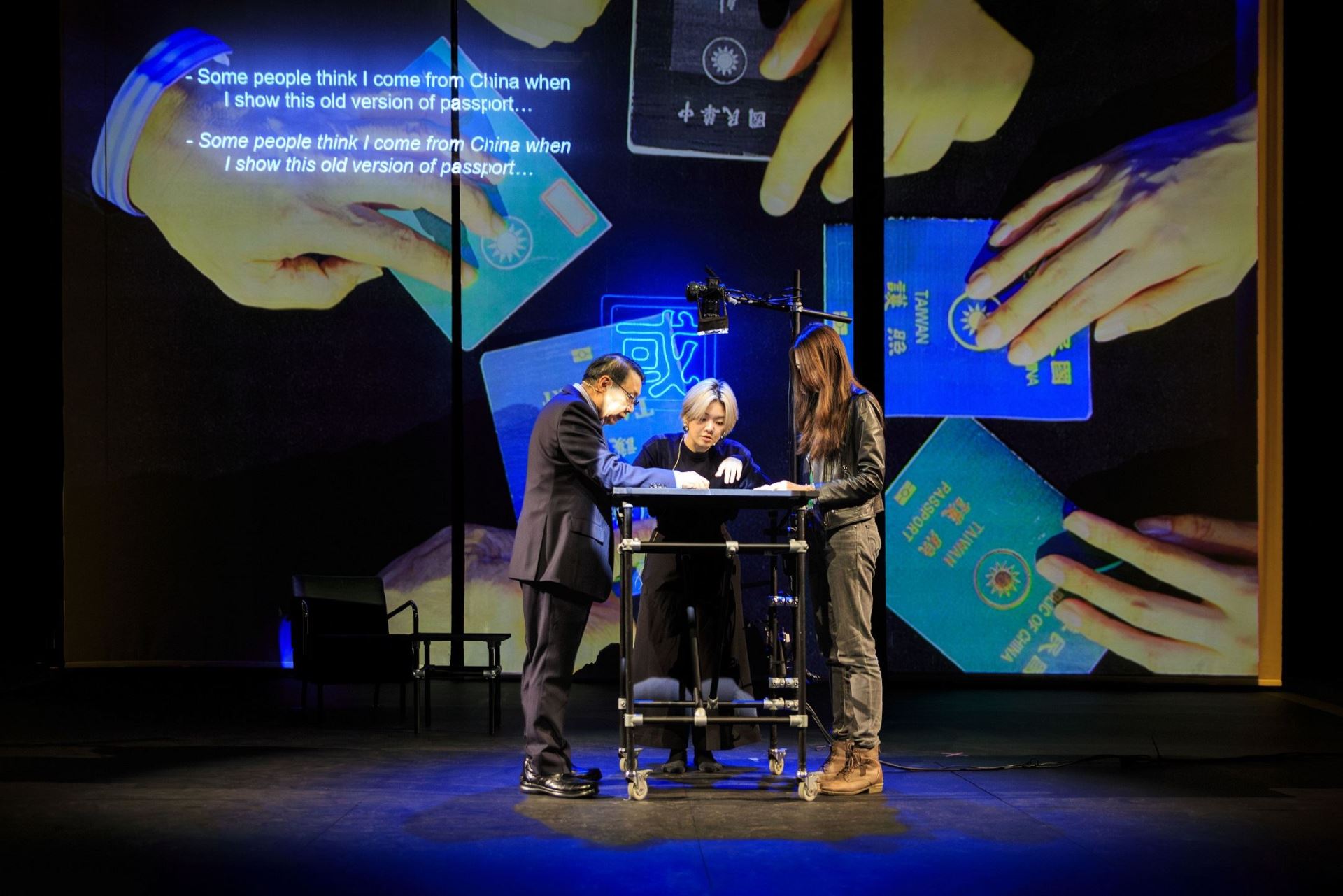 《這不是個大使館》以退休大使、國際組織工作者、珍珠奶茶世家的音樂人出發，呈現臺灣面臨的外交挑戰與努力。©Claudia Ndebele