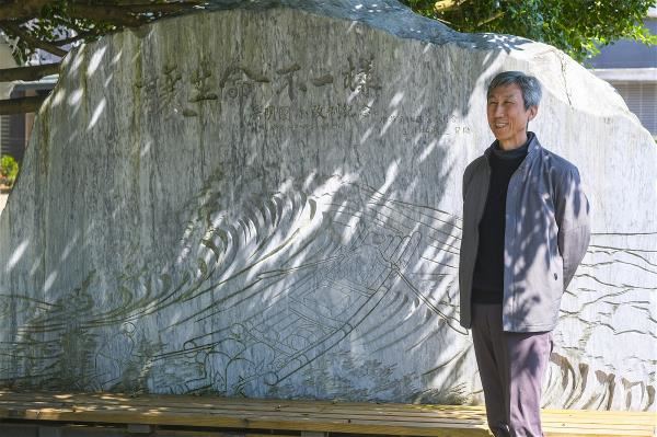 岳明校長黃建榮將海洋教育帶入校園,期盼學生把全世界當教室,讓生命變得不一樣。(莊坤儒攝)