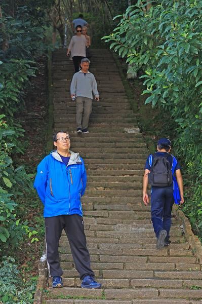 Yang Chih-ming, known in hiking circles as “Yang Da” (“Big Yang”), uses the mountains to introduce Taiwan to foreigners.