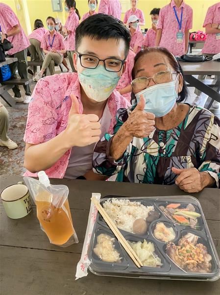 訪問帛琉老年中心。