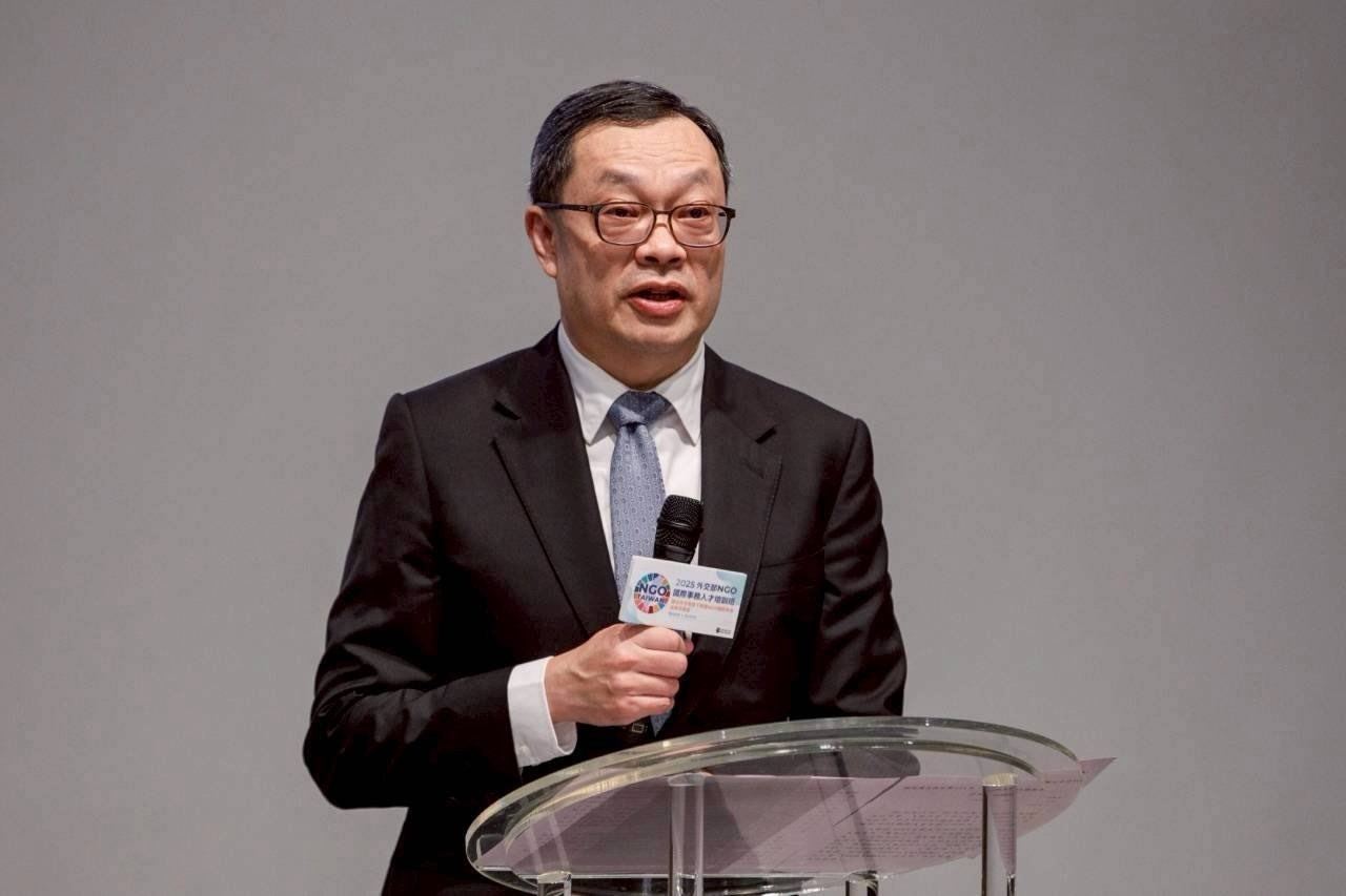 外交部政務次長陳明祺致詞。