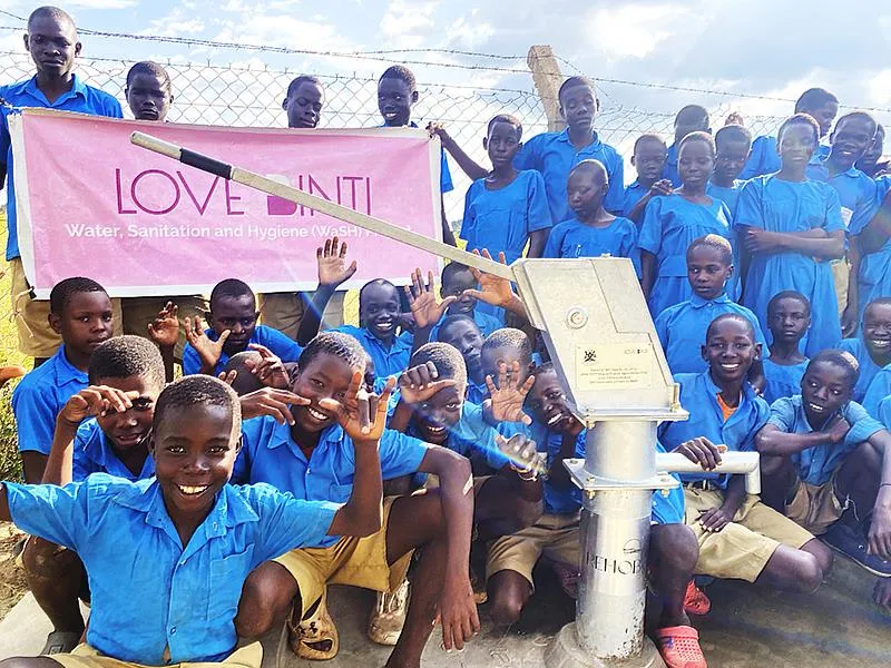 愛女孩國際關懷協會（Love Binti International）已經在東非5個國家共建造與修復了88座水井，協助超過56,000人改善用水。