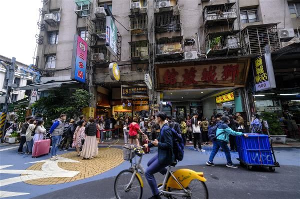 華陰商圈近年成為許多外國旅客必去的台北旅遊景點之一。