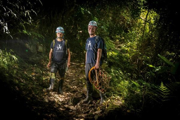 Taroko National Park trail volunteers Fang Ruikai (left) and Lin Guowen (right) have been maintaining trails by hand for 12 years.
