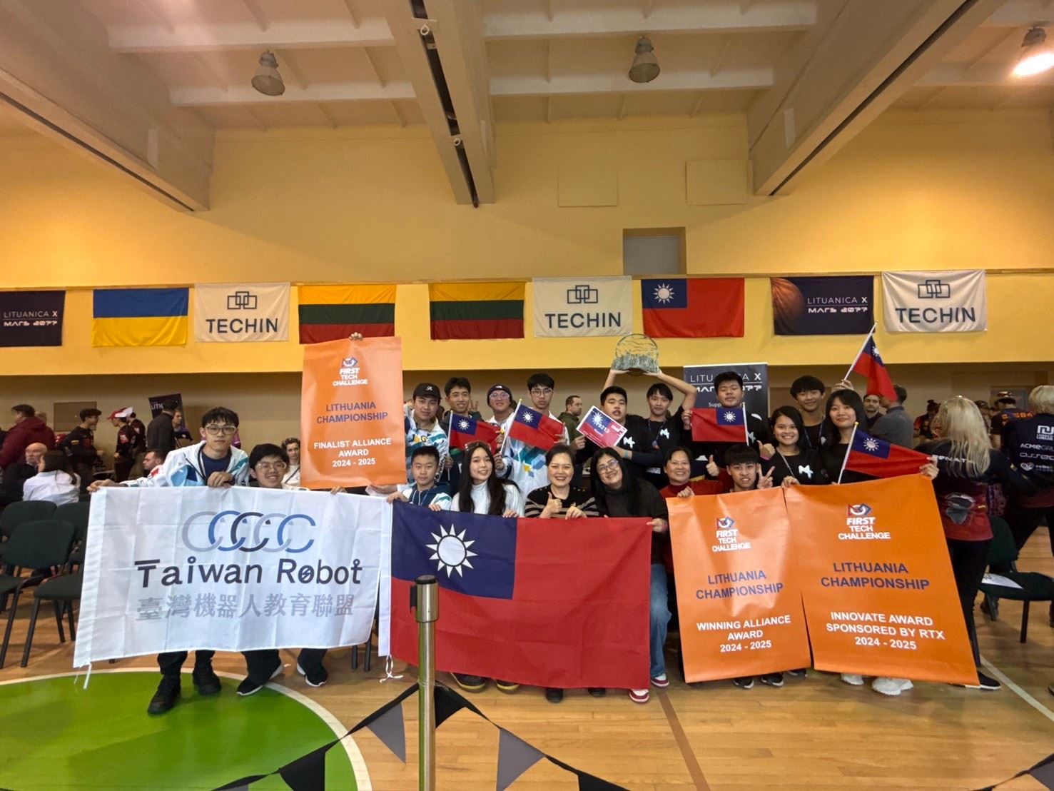 臺灣機器人教育聯盟赴立陶宛參加「First Tech Challenge Champion」機器人賽事