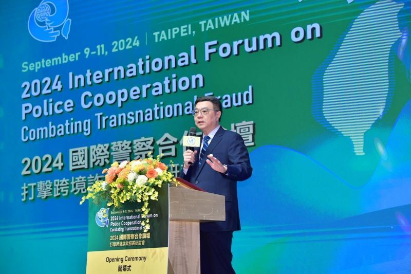 Premier Cho Jung-tai delivers a speech at the opening ceremony of the 2024 International Forum on Police Cooperation: Combating Transnational Fraud Sept. 10 in Taipei City. (Courtesy of Executive Yuan)
