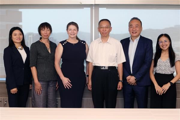 Melanie（左3）到訪原住民族委員會，期盼未來澳洲與台灣的原住民族之間，能有更多實質的交流與合作。