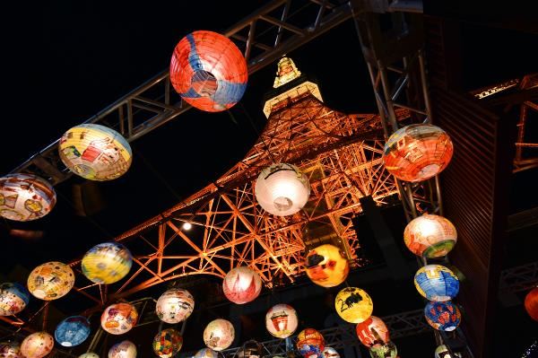 The Tainan Phoo Tse Lantern Festival put on a “Taiwan Festival” in Tokyo. The lanterns hung under the Tokyo Tower brought a taste of Taiwan’s charms to the city. (courtesy of PCSA)