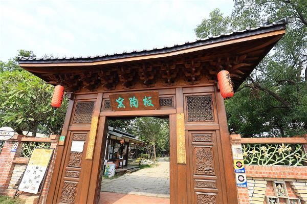 交趾剪黏匠師陳忠正開設的板陶窯,結合觀光,傳遞傳統工藝之美。
